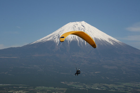 【レジャー】夏の富士山麓で「鳥」になる方法