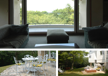 シンガー氏の別荘は開放的なリビングルームが魅力。窓からは、素晴らしい眺望が広がります。