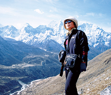 女性として最高齢でのエベレスト登頂記録を持つ、珠玉の女性登山家に訊く