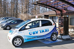 山中湖観光案内所に電気自動車の充電スタンド誕生。
